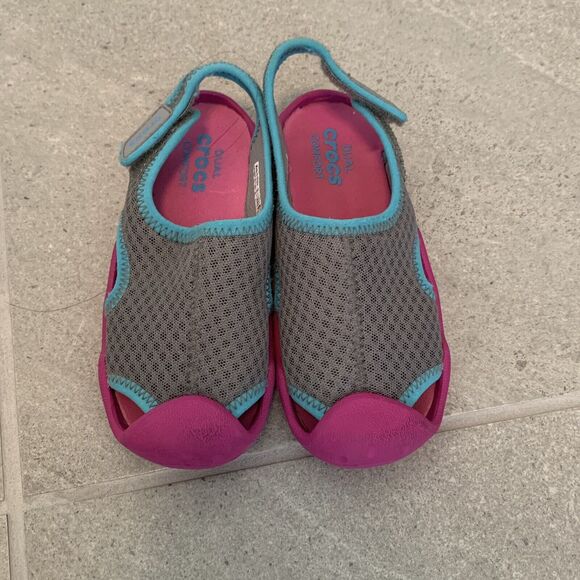 Crocs Pink Water Shoes size 11 - Picture 1 of 3